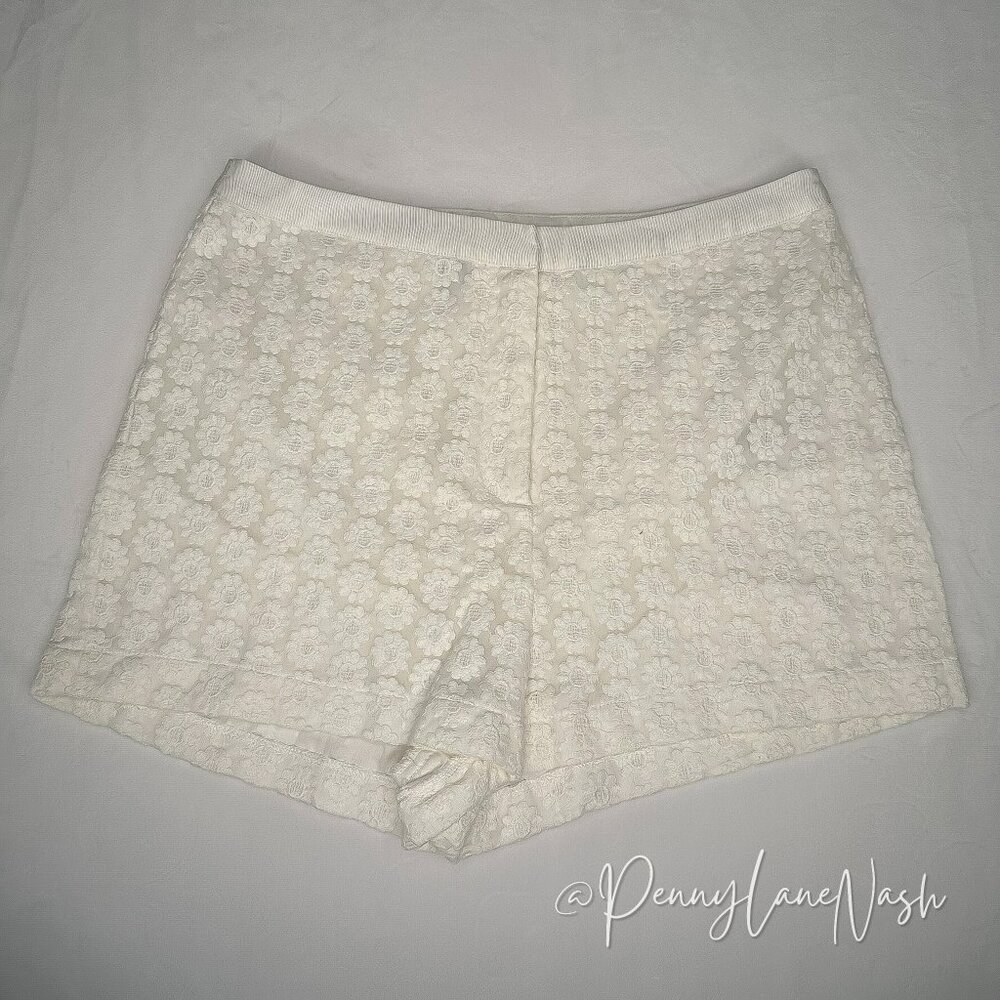Topshop Floral Lace Shorts Size 4 White